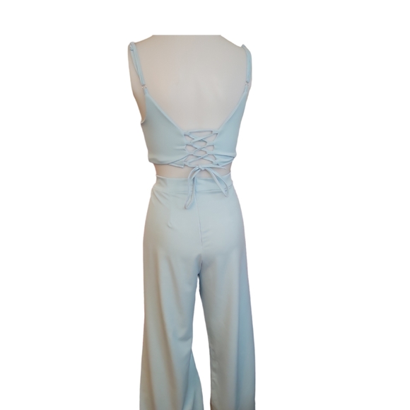 Ladies beautiful outfit - Picture 2 of 6